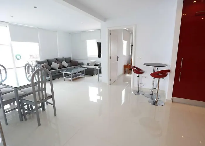 Daruma 3-bedroom Penthouse With Sea Views