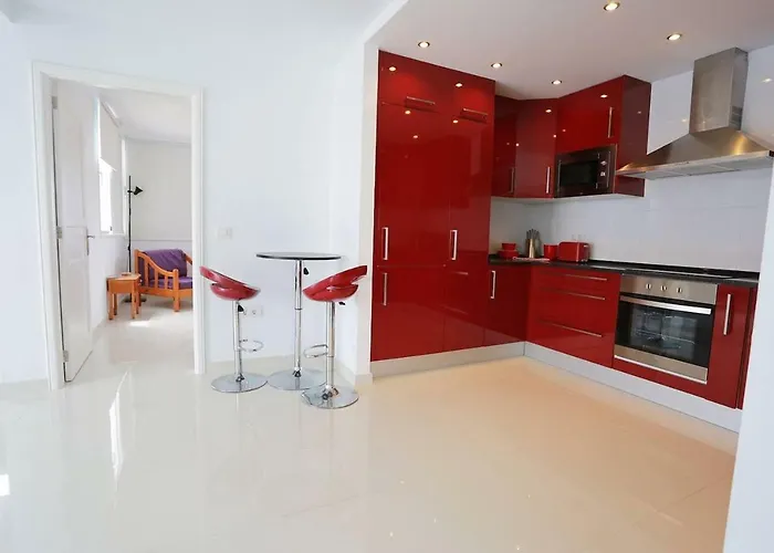 Апартаменты Daruma 3-bedroom Penthouse With Sea Views