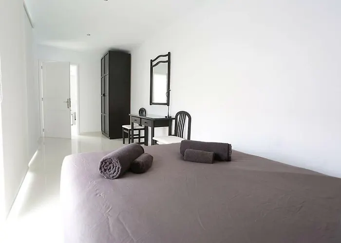 Daruma 3-bedroom Penthouse With Sea Views *