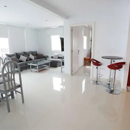 Daruma 3-bedroom Penthouse With Sea Views